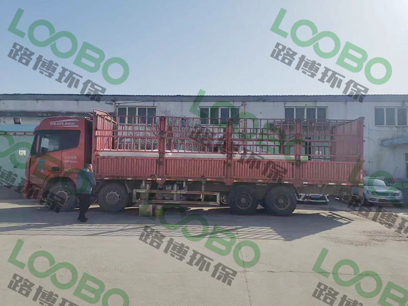 打磨除塵工作臺(tái)發(fā)貨了，坐標(biāo)沈陽(yáng)..jpg